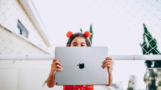 Child with ipad